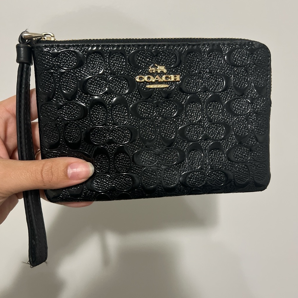 SOLD 🚨 Coach Black Patent LeatherWristlet